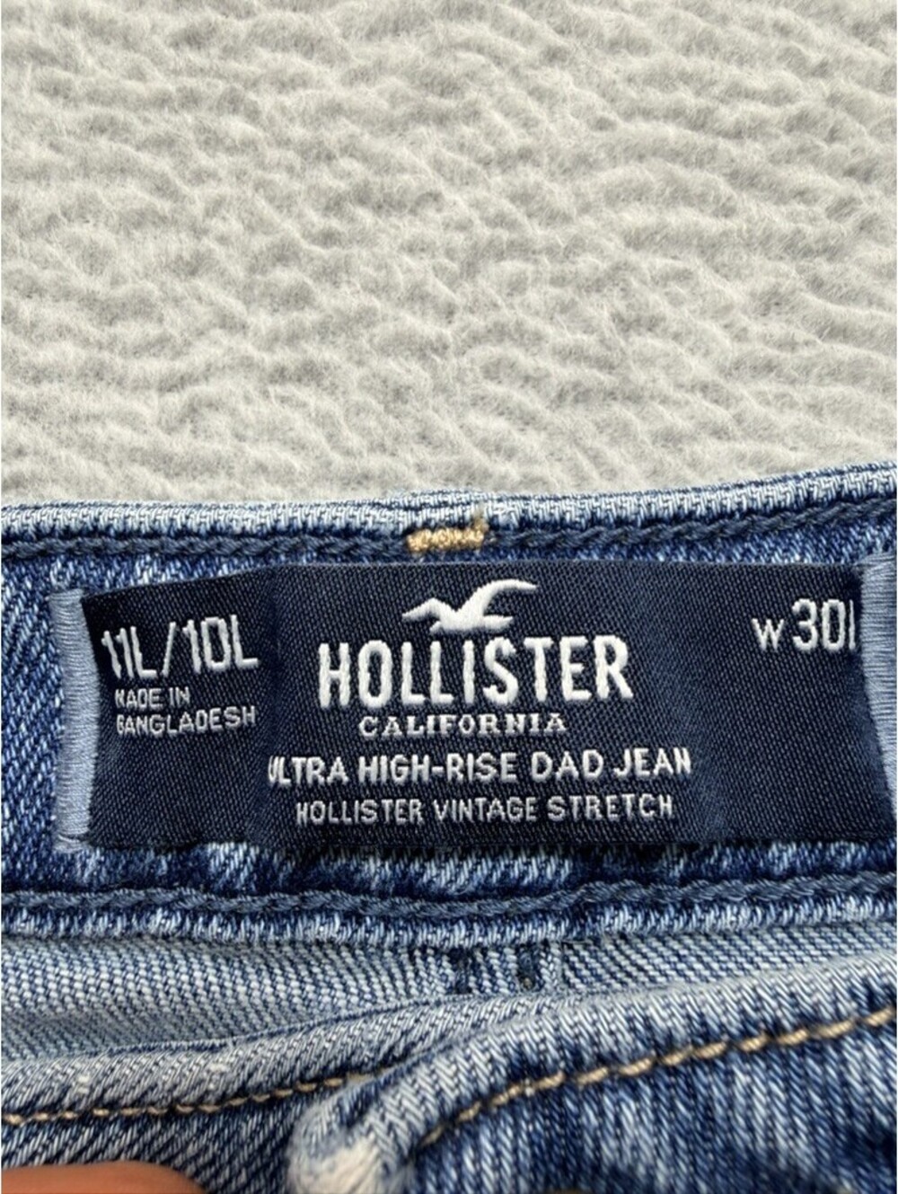 Hollister Ultra High Rise Dad Jeans Women 10L W30 Blue Distressed Ripped Stretch - Picture 6 of 9